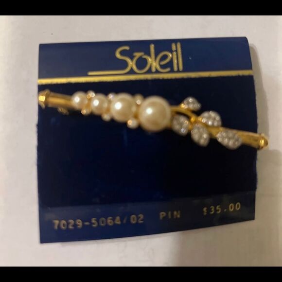 SOLEIL VintageGold Tone Rhinestone Crystals Faux Pearl Brooch - Picture 1 of 3